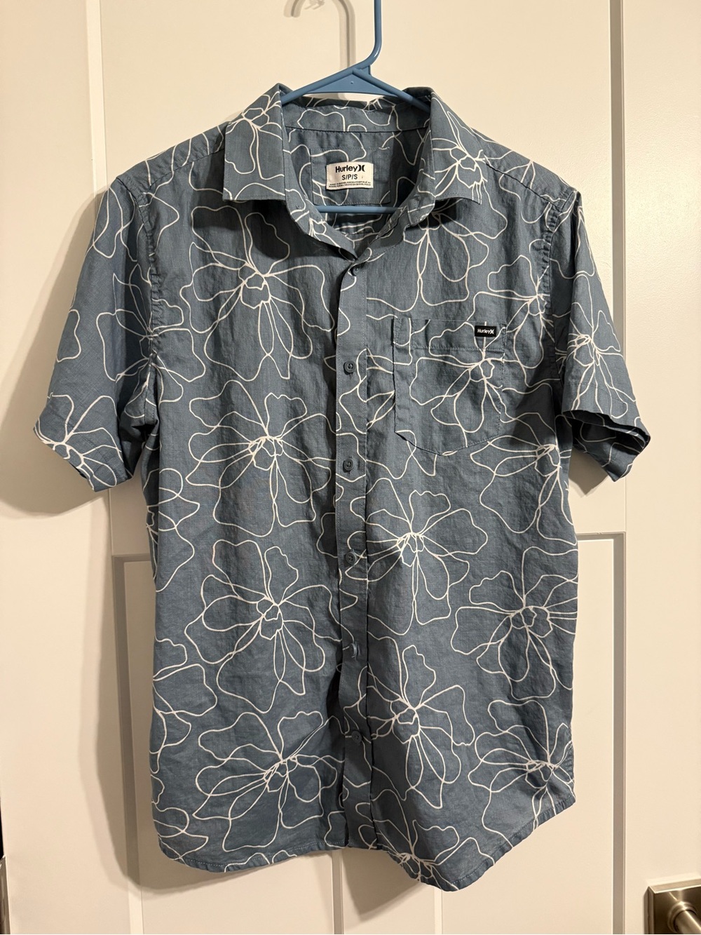 Hurley Blue Short-Sleeve Floral Button-Down Shirt 100% cotton coastal - Picture 1 of 8